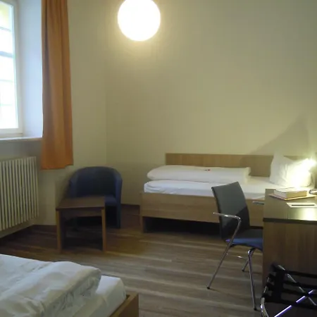 Tagungshaus Im Kloster 2*